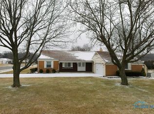 631 Londonderry Dr, Findlay, OH 45840