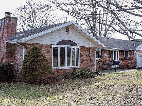 3rd image of 305 N Bliss Ave
