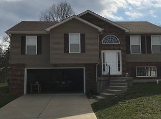 920 Winston Ct, Hillsboro, MO 63050