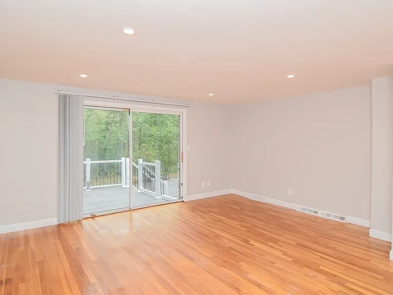 37-49 Arcadia Ave #45 — Photo 29