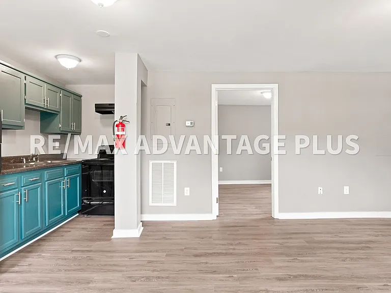 327 Thomas Jefferson Hwy — Photo 22