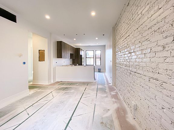 3rd image of 1336 W Bryn Mawr Ave #2695