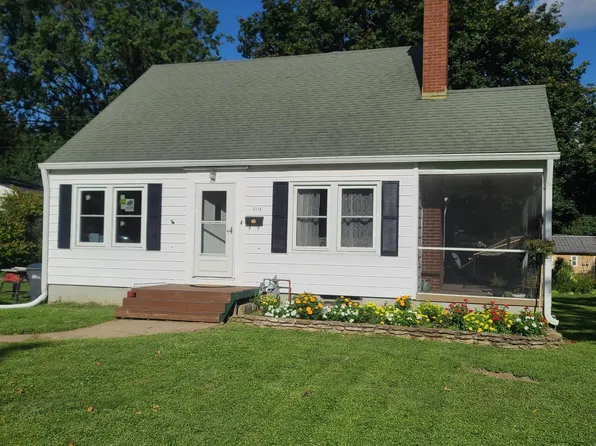 2218 S 3rd St, Burlington, IA 52601