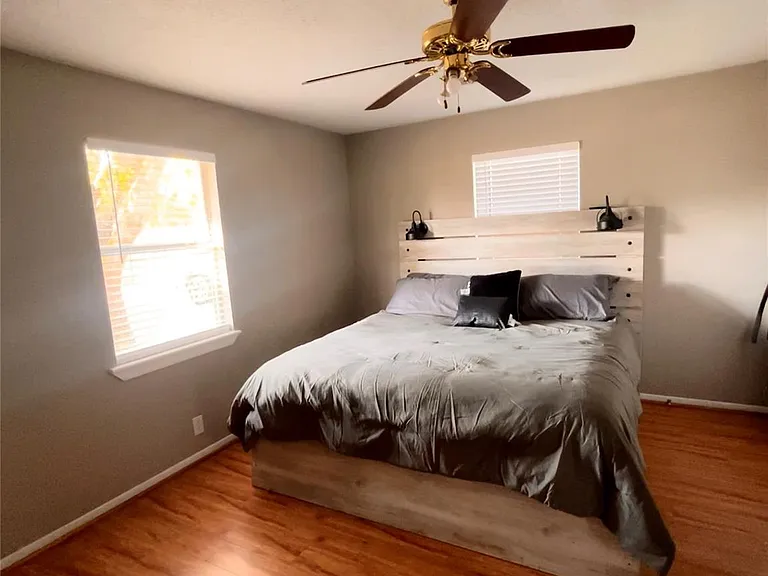 8118 S Hamilton Rd — Photo 9