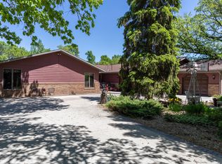 6758 Apple Creek Dr, Bismarck, ND 58504