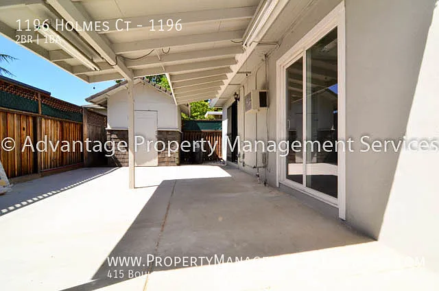 1196 Holmes Ct #1196 — Photo 9