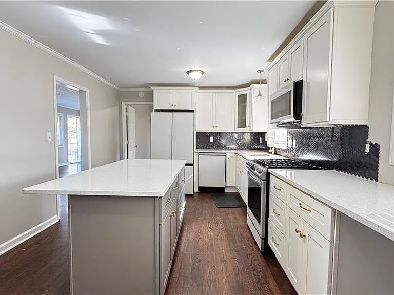 552 Sybil Ln SE #A — Photo 8