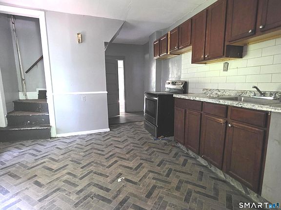 5th image of 17 Hawthorne Terrace