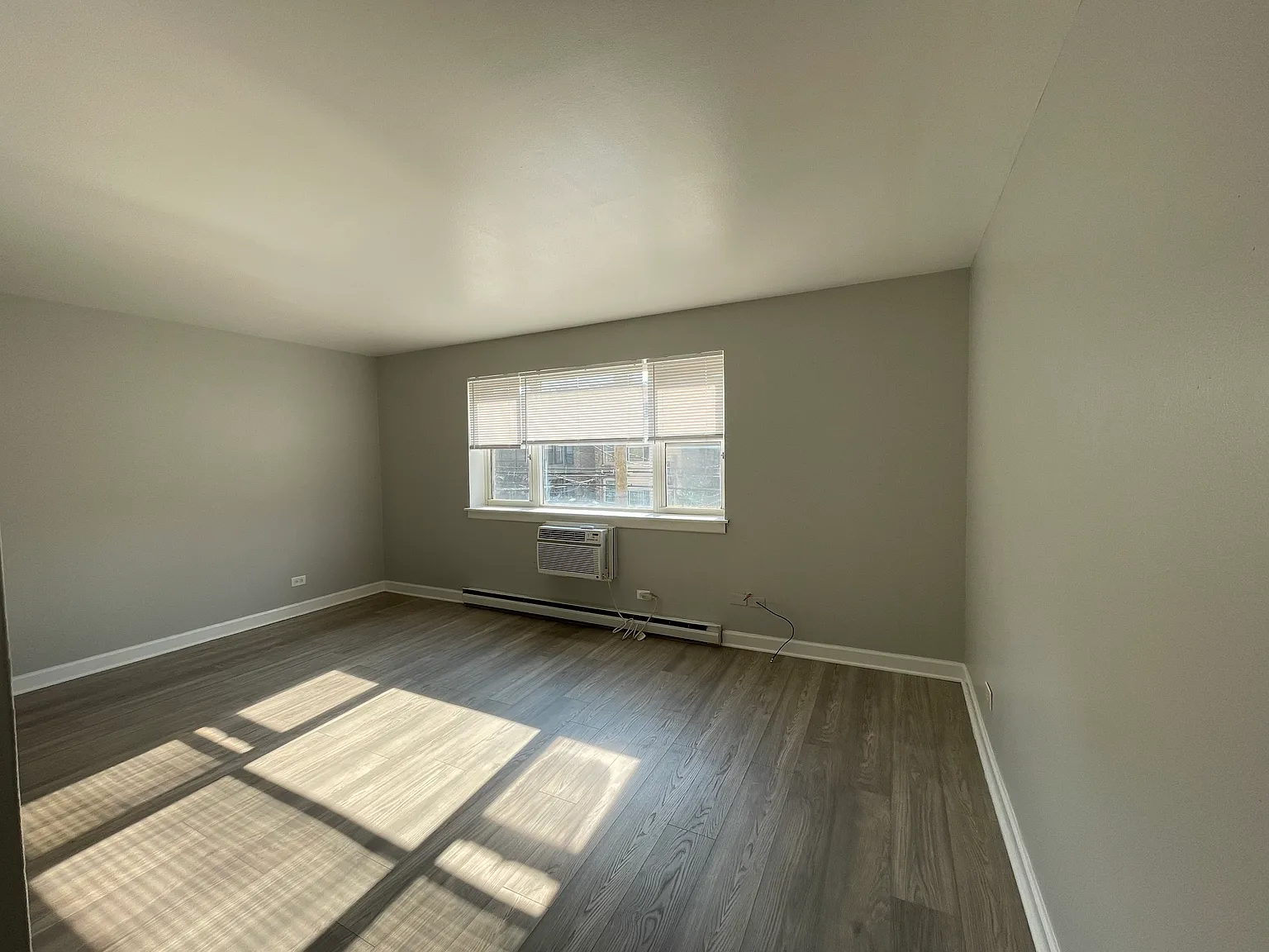1 bed, 800 sqft, $1,600 — Photo 4