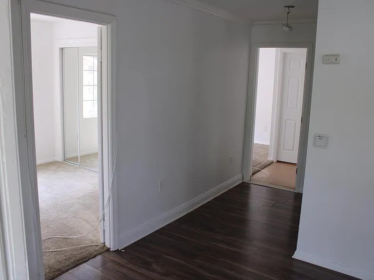 1007 Geraghty Ave — Photo 1