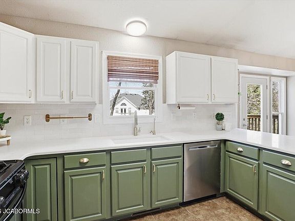 5th image of 2418 Colonial Hills Rd