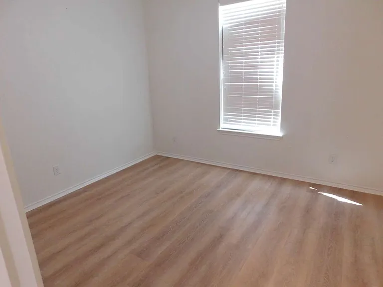 20719 Cape Coral — Photo 22