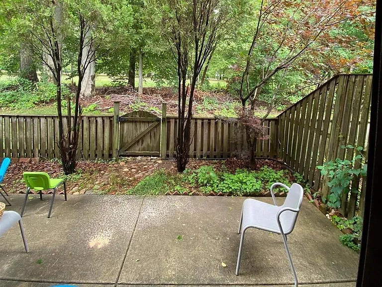 254 Hampshire Dr — Photo 14