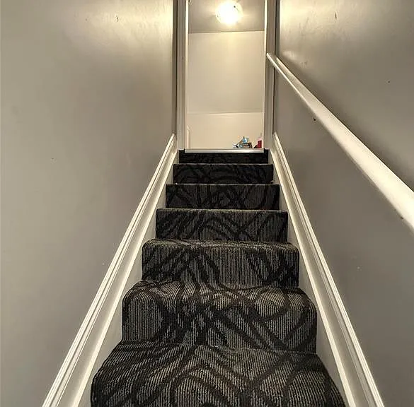 485 Aylmer Ave #UPPER — Photo 6