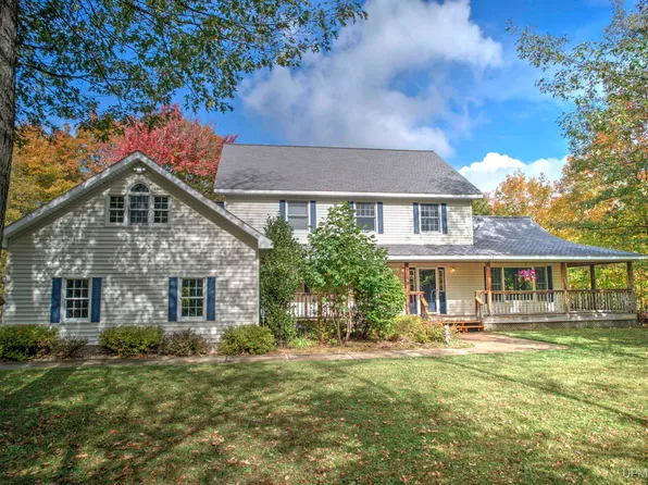 1530 Ravine Side Dr, Houghton, MI 49931