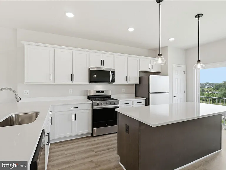 124 Swansong Pl — Photo 9