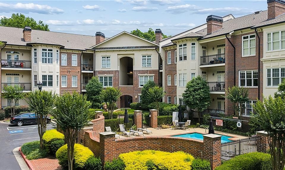 1st image of 825 Highland Ln NE APT 1111