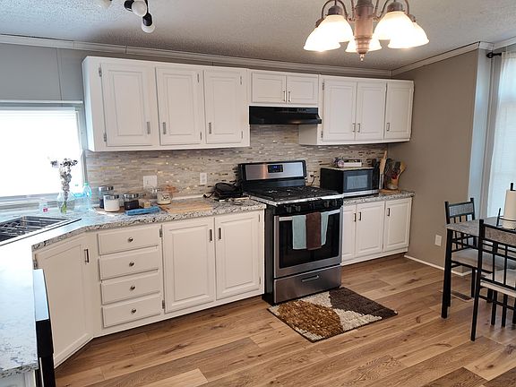 5th image of 14464 Lemontree Ln