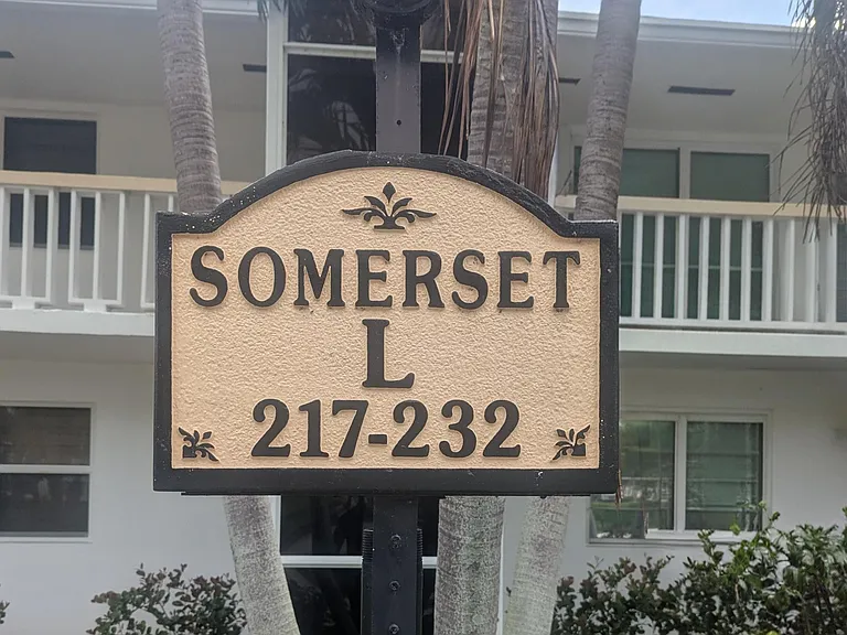 222 Somerset Dr #L — Photo 14
