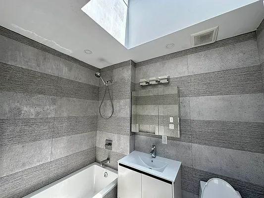 Rented by EXR | media 31