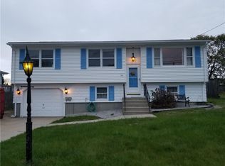 242 Macklin St, Cranston, RI 02920