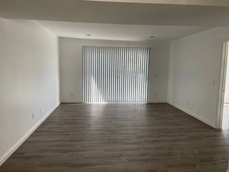 742.5 S Harvard Blvd #105 — Photo 3