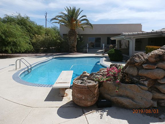 2nd image of 2455 Huntington Dr