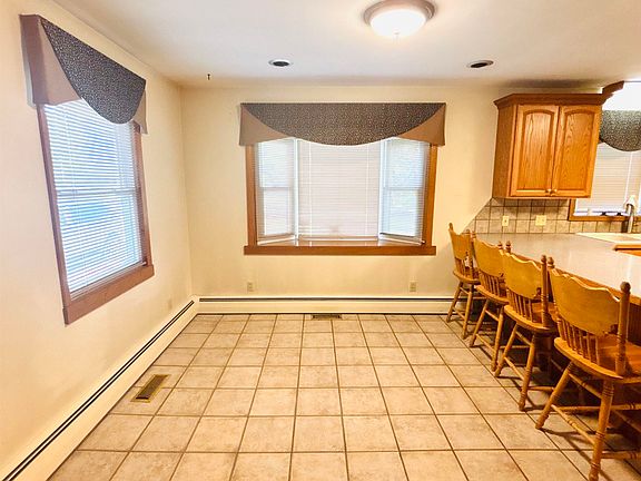 5th image of 4713 Fraser Rd