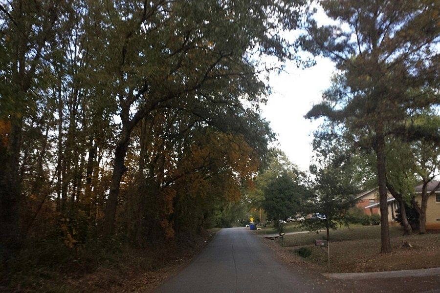 2nd image of 2259 Hough Rd