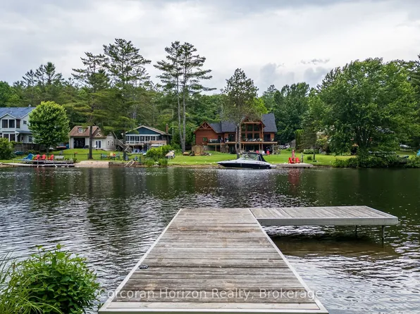 1068 Hartley Rd, Gravenhurst, ON P0E 1N0