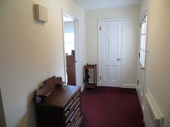 3rd image of 42 Fuller Ln