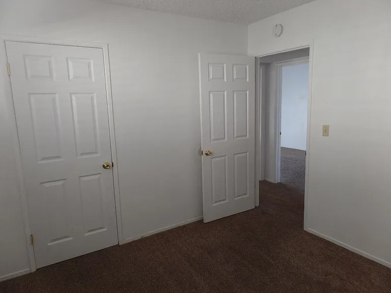 626 W Coso Ave — Photo 7