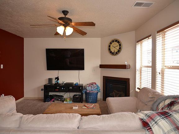 3rd image of 2728 N Mountain Valley Trl