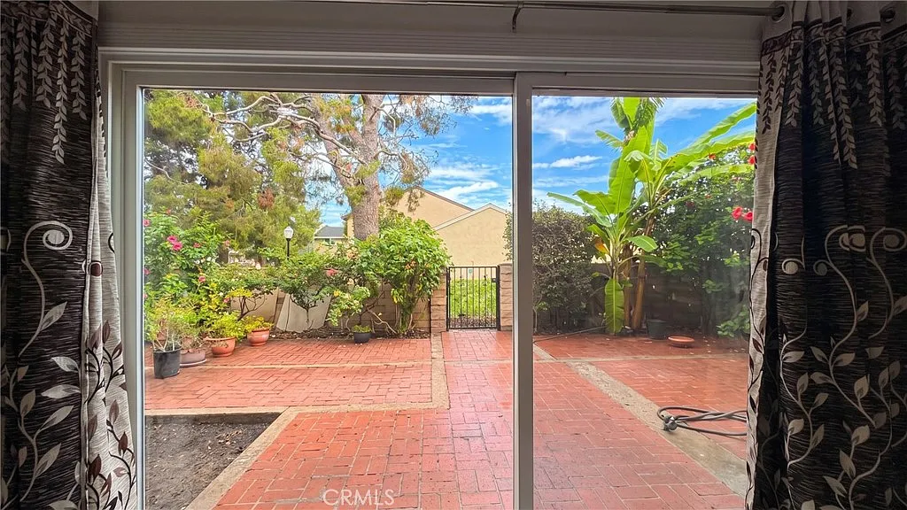 4 bed, 1943 sqft, $5,000 — Photo 2