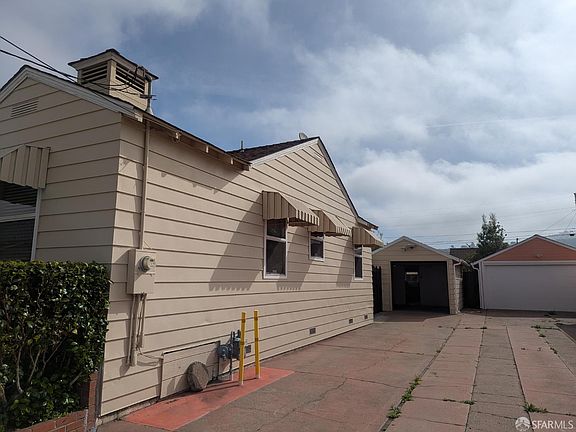 3rd image of 2016 Bancroft Ave