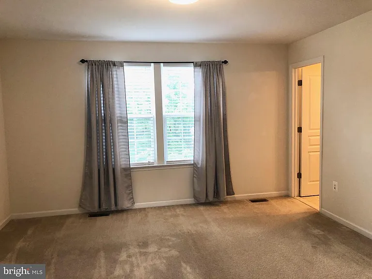 8323 Heritage Crossing Ct — Photo 15
