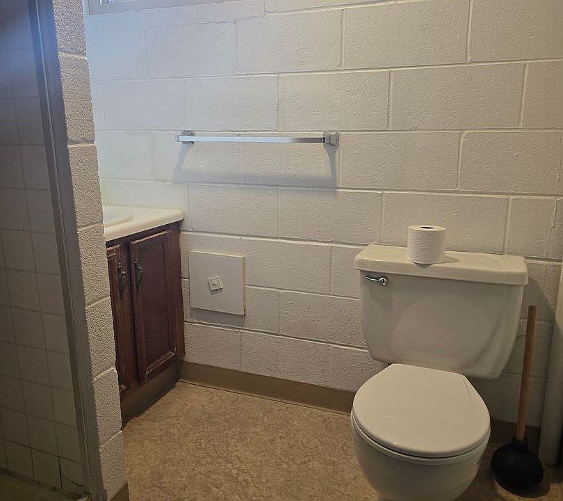 2nd image of 1002 N Pine St #1A