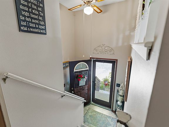 2nd image of 411 Polk St