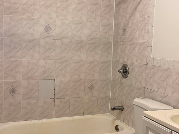 5th image of 129 Bleecker St #1R