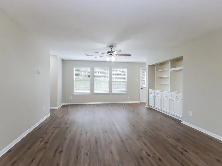 31107 Perlican Dr — Photo 4
