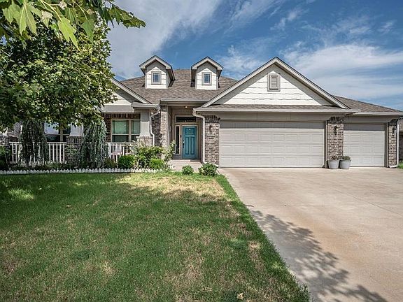 3rd image of 16104 Tall Grass Dr