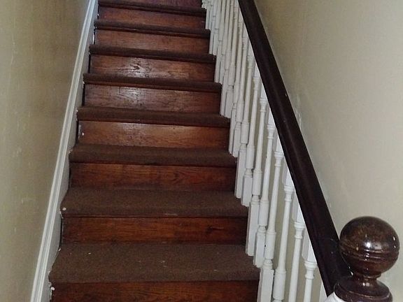 2nd image of 307 Saint Augustine St #B