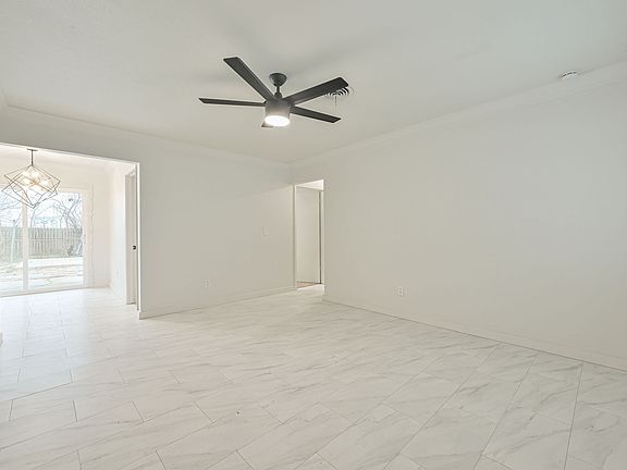 4th image of 3133 Delmar Rd
