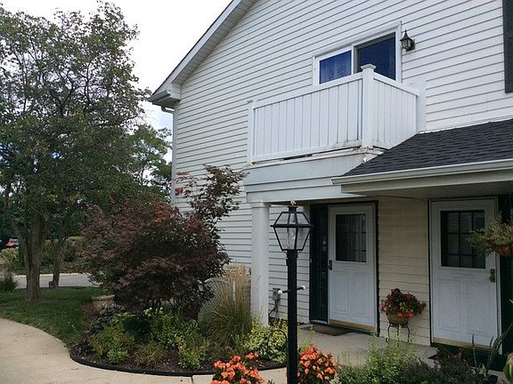 2nd image of 556 Willowcreek Ct