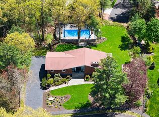 15 Timberhill Ln, Lynnfield, MA 01940
