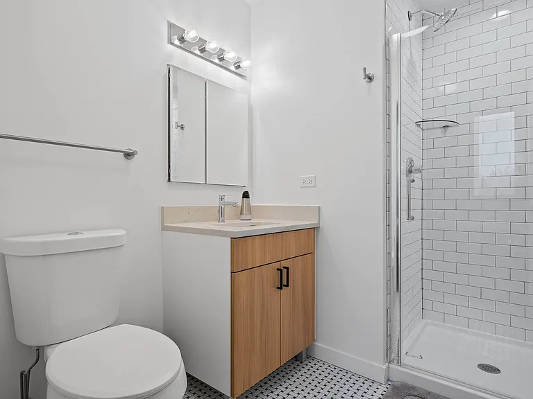 McCormick CoLiving — Photo 11
