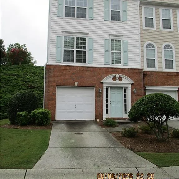 1112 Thornborough Dr — Photo 1