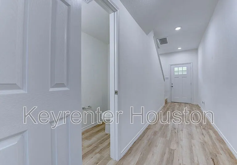 8203 Woodlyn Rd #C — Photo 3