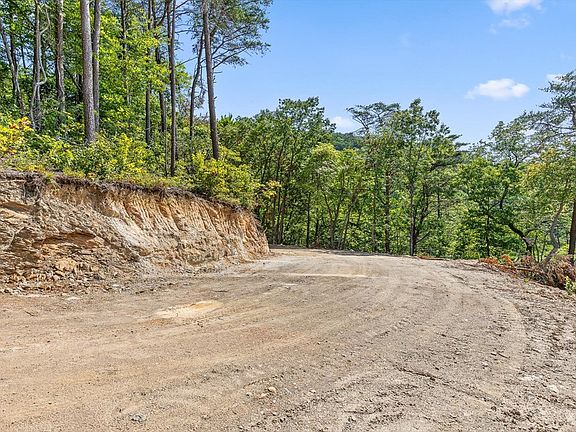 3rd image of 4404 Highway 52