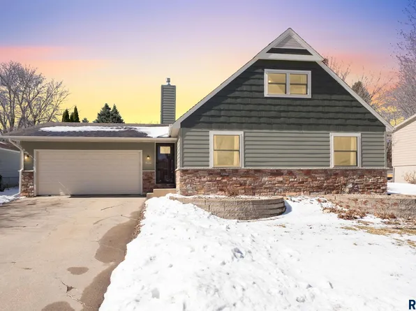 3009 S Greenwood Ave, Sioux Falls, SD 57106